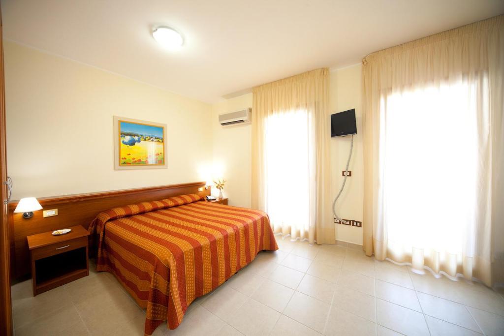 Hotel Residence Al.Pa. Реджо ди Калабрия Стая снимка