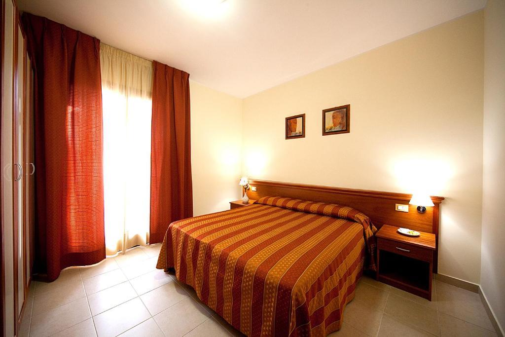 Hotel Residence Al.Pa. Реджо ди Калабрия Стая снимка